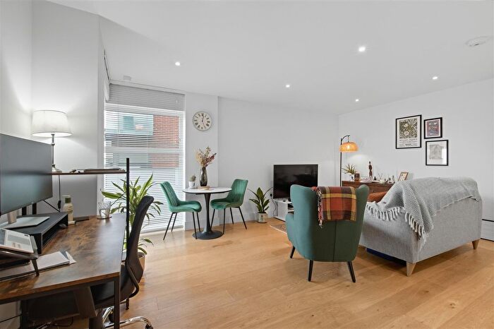 1 Bedroom Flat To Rent In Tiltman Place, London, N7