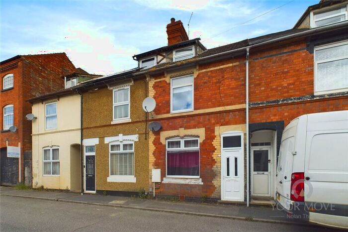 4 Bedroom Terraced House For Sale In Havelock Street, Kettering, Northamptonshire, NN16