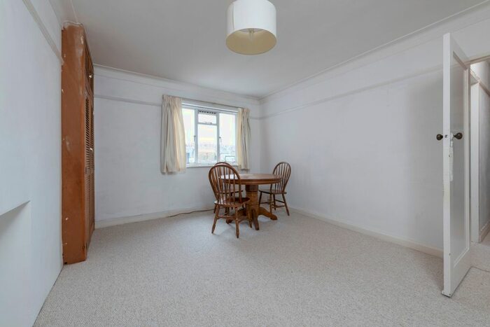 1 Bedroom Flat To Rent In Fairfield Court, Fairfield Street, SW18