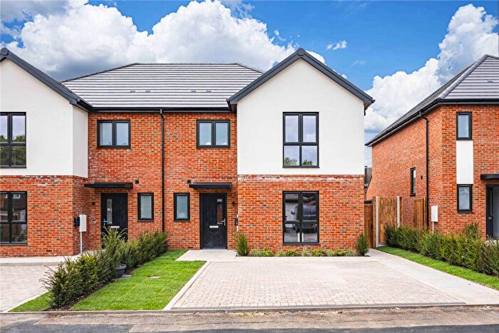 3 Bedroom Semi-Detached House For Sale In Newford Close, Hemel Hempstead, Hertfordshire, HP2