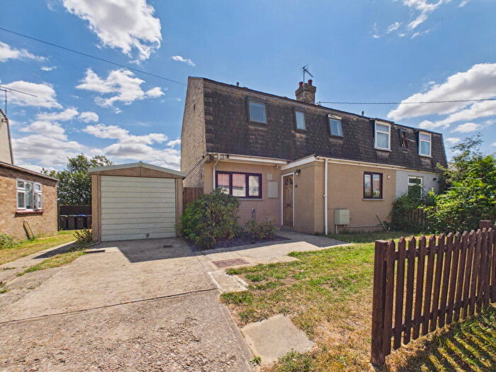 3 Bedroom Semi Detached House For Sale In Poplar Hill, Combs Ford, IP14