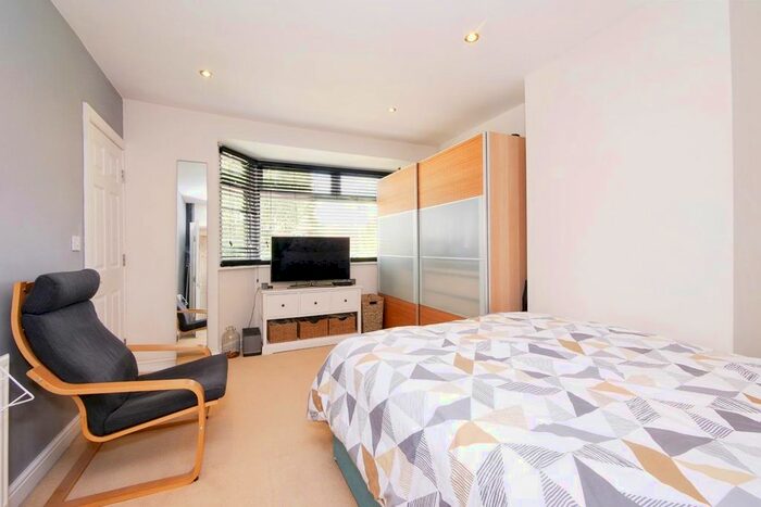 2 Bedroom Semi-Detached House For Sale In Huntington Road, York, YO31