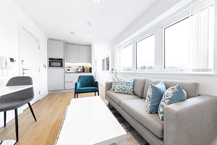 1 Bedroom Flat To Rent In Laporte Way, Luton, Bedfordshire, LU4