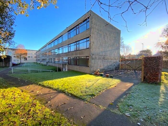 2 Bedroom Ground Flat To Rent In St. Martins Court, Midford Road, Bath, BA2