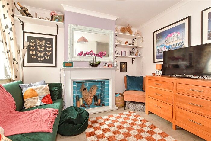 3 Bedroom Terraced House For Sale In New Street, Horsham, West Sussex, RH13