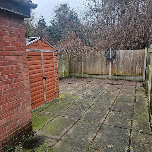 3 Bedroom Terraced House For Sale In Winchester Avenue, Leicester, LE3
