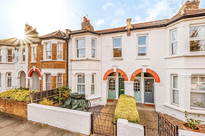 1 Bedroom Flat To Rent In Petersfield Road, London, W3