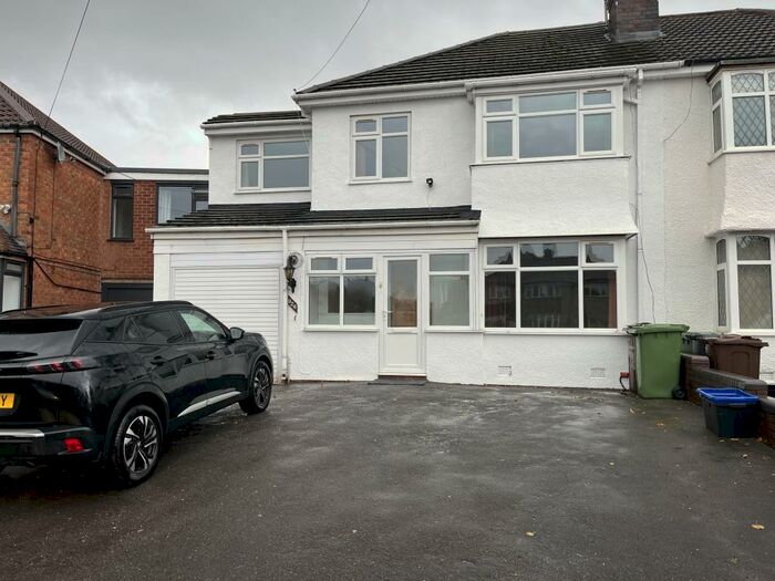 5 Bedroom Semi-Detached House To Rent In Old Lode Lane, Solihull, West Midlands, B92