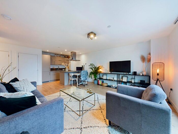 1 Bedroom Flat To Rent In Rotherhithe New Road, South Bermondsey, SE16