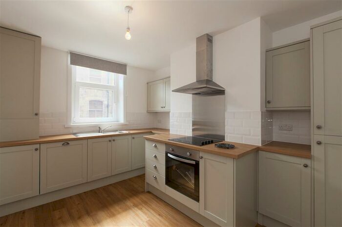 2 Bedroom Flat To Rent In Cow Pasture Road, Ilkley, LS29