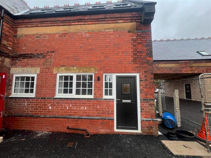 2 Bedroom Town House To Rent In School Street, Church Gresley, Swadlincote, DE11