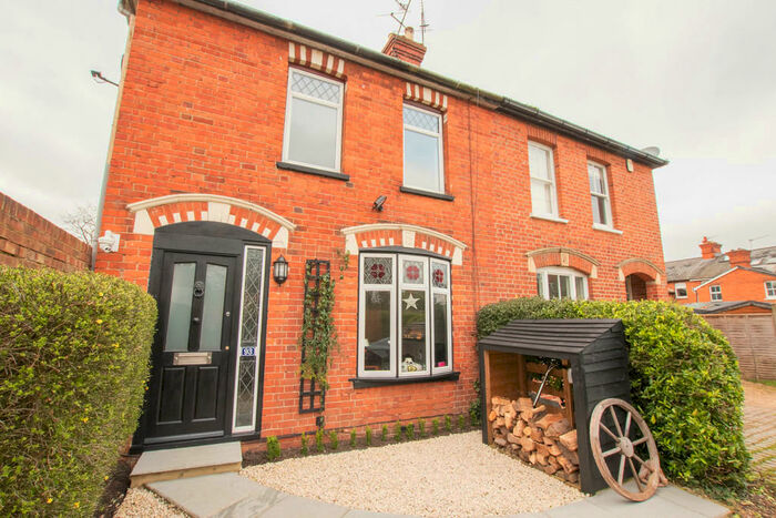 4 Bedroom Semi-Detached House To Rent In Penyston Road, Maidenhead, SL6