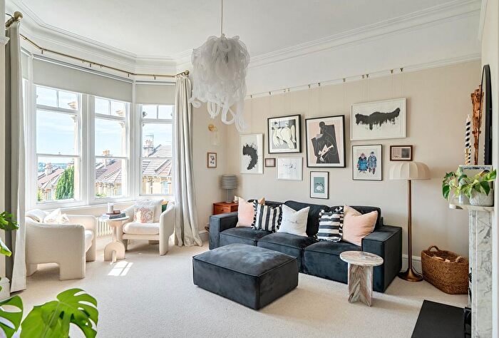 2 Bedroom Flat For Sale In Devonshire Place, Bath, Somerset, BA2