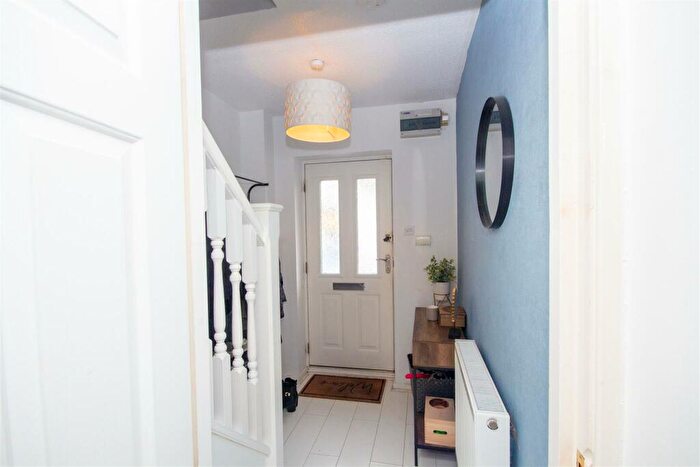 3 Bedroom Town House For Sale In Elvington Close, Congleton, Cheshire, CW12