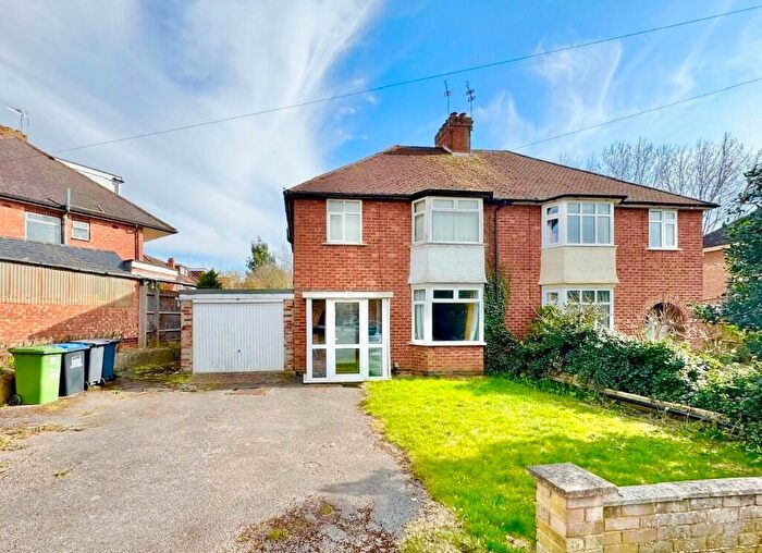 3 Bedroom Semi-Detached House To Rent In Kinross Road, Lillington, Leamington Spa, CV32