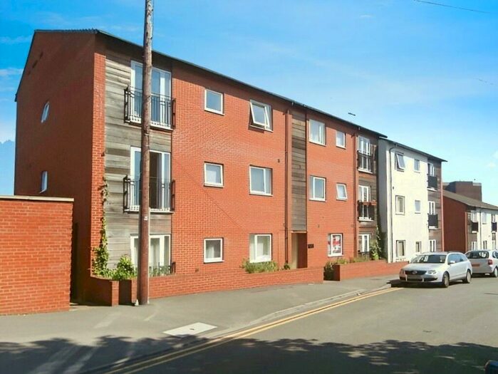 2 Bedroom Flat To Rent In Grafton Road, West Bromwich, West Midlands, B71