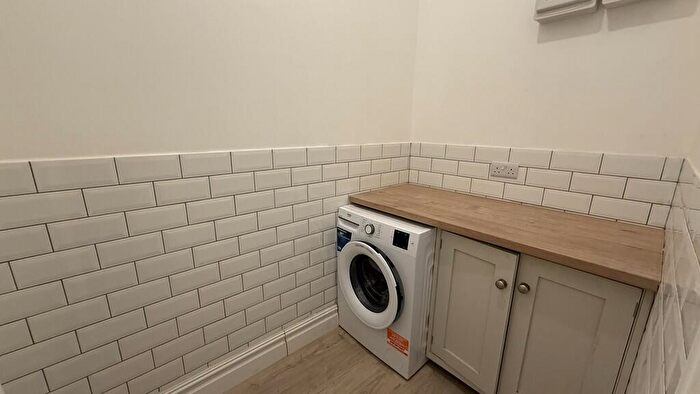 2 Bedroom Apartment To Rent In Claremont Crescent, Weston-super-Mare, BS23