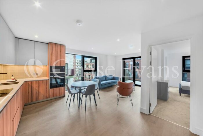 2 Bedroom Apartment To Rent In Hawksbury Heights, Park & Sayer, Elephant & Castle, SE17