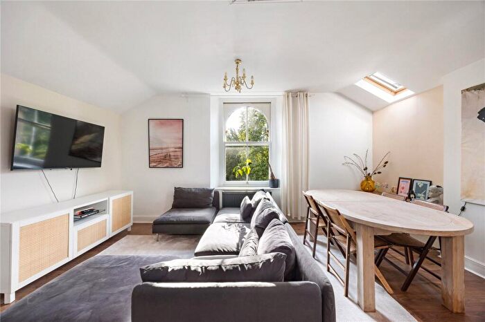2 Bedroom Apartment For Sale In Hazelwood Road, Bristol, BS9