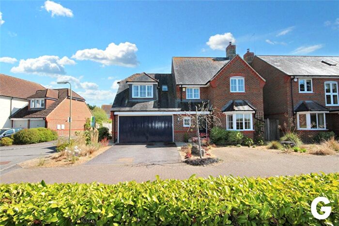 4 Bedroom Detached House To Rent In Shires Close, Ringwood, Hampshire, BH24