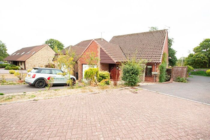 2 Bedroom Bungalow For Sale In Robins Court, Chard, TA20