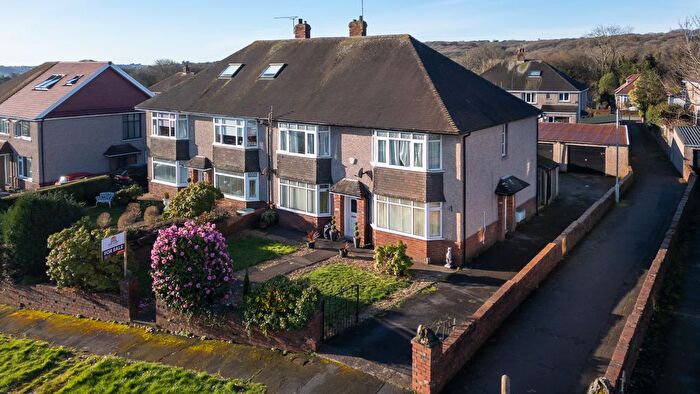 2 Bedroom Flat For Sale In Hendy Close, Derwen Fawr, Swansea, SA2