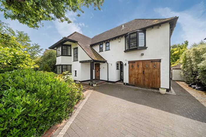 5 Bedroom Detached House For Sale In The Chenies, Petts Wood, BR6