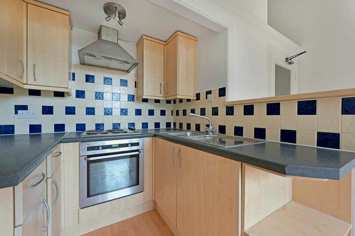 Flat To Rent In Portsmouth Road, Surbiton, KT6