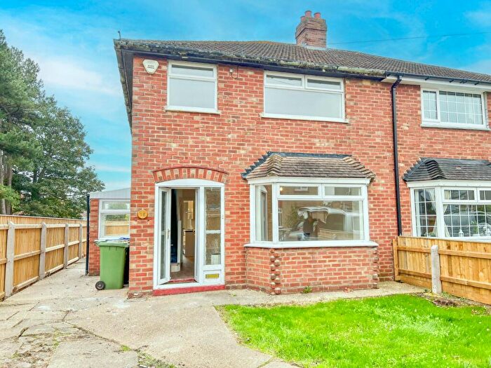 3 Bedroom Semi-Detached House For Sale In Tattershall Avenue, Grimsby, N.E.Lincolnshire, DN34