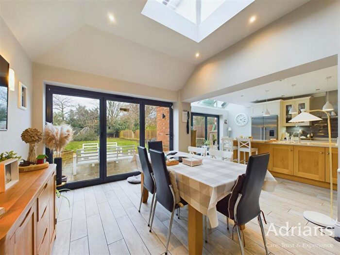 5 Bedroom Detached House For Sale In Chignal Road, Chelmsford, CM1