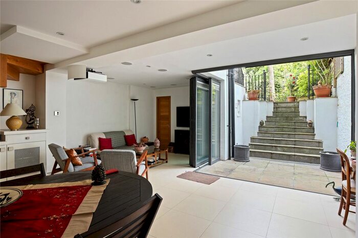 5 Bedroom Property To Rent In Warwick Gardens, Kensington, W14