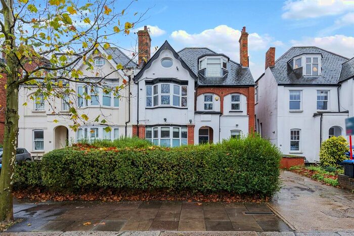 2 Bedroom Flat For Sale In A The Avenue, London, NW6