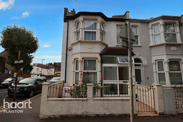 3 Bedroom End Of Terrace House For Sale In Credon Road Upton Park, London, E13