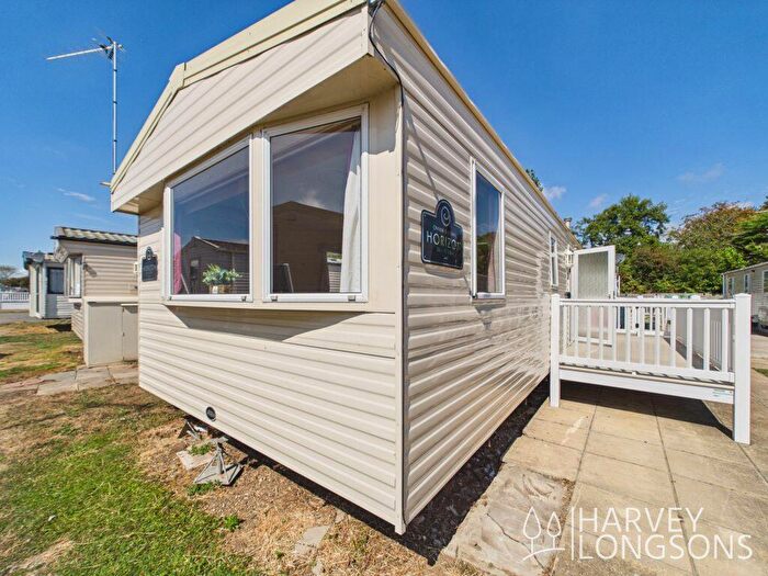 3 Bedroom Park Home For Sale In Felixstowe Beach Holiday Park, IP11