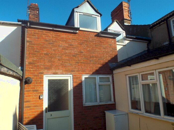 1 Bedroom Flat To Rent In Wood Street, Swindon SN1
