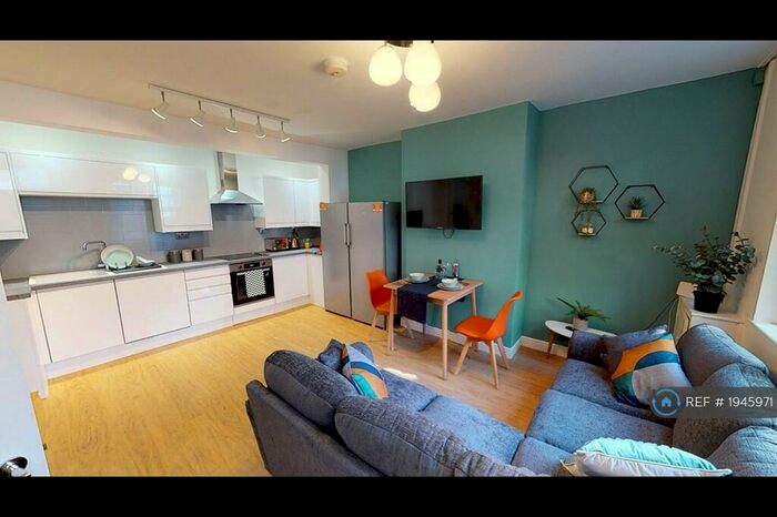 4 Bedroom Terraced House To Rent In Peoples Hall Cottages, Nottingham, NG1