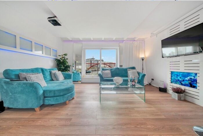 3 Bedroom Flat To Rent In Riverview Drive, Glasgow, G5