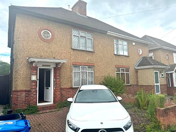 3 Bedroom Semi-Detached House To Rent In North Town Road, Maidenhead, SL6