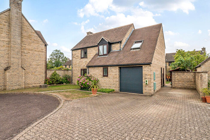 4 Bedroom House For Sale In Somerville Court, Cirencester, GL7