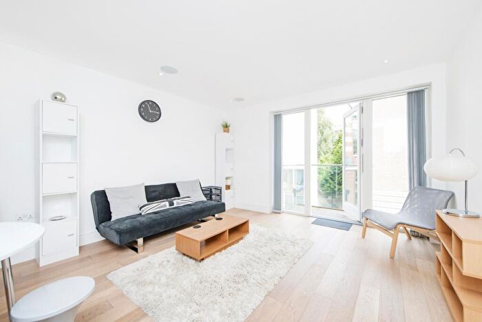 2 Bedroom Apartment To Rent In Warner Street Clerkenwell, EC1R