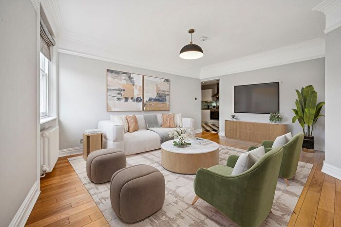 2 Bedroom Flat To Rent In Edge Street, London, W8