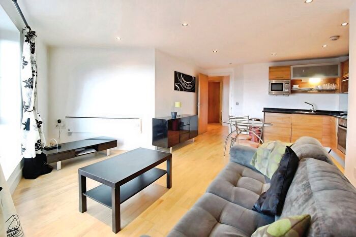 2 Bedroom Flat To Rent In The Boulevard, Leeds, West Yorkshire, LS10