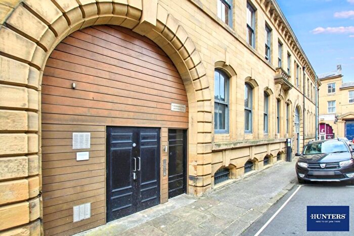 1 Bedroom Flat To Rent In Delauney House, Scoresby Street, Bradford, BD1