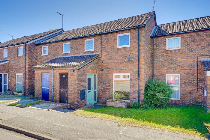 3 Bedroom Terraced House For Sale In Meadow Way, Leighton Buzzard, LU7