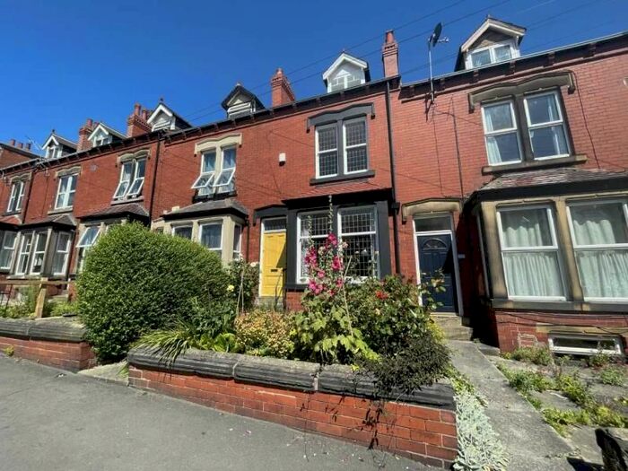 4 Bedroom Terraced House To Rent In Headingely Mount, Leeds, West Yorkshire, LS6
