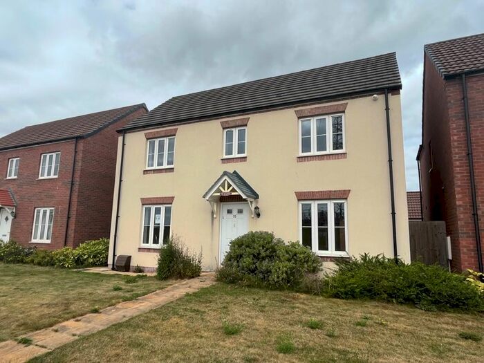 4 Bedroom Detached House To Rent In Stryd Y Maswr, Llanelli, SA15