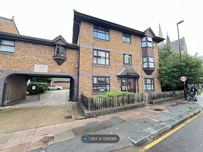 2 Bedroom Flat To Rent In Courthill Road, London, SE13
