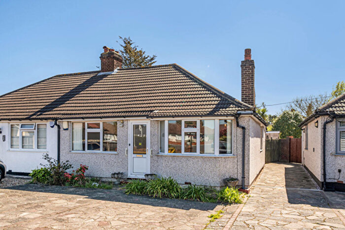 2 Bedroom Bungalow For Sale In The Quadrant, Bexleyheath, DA7