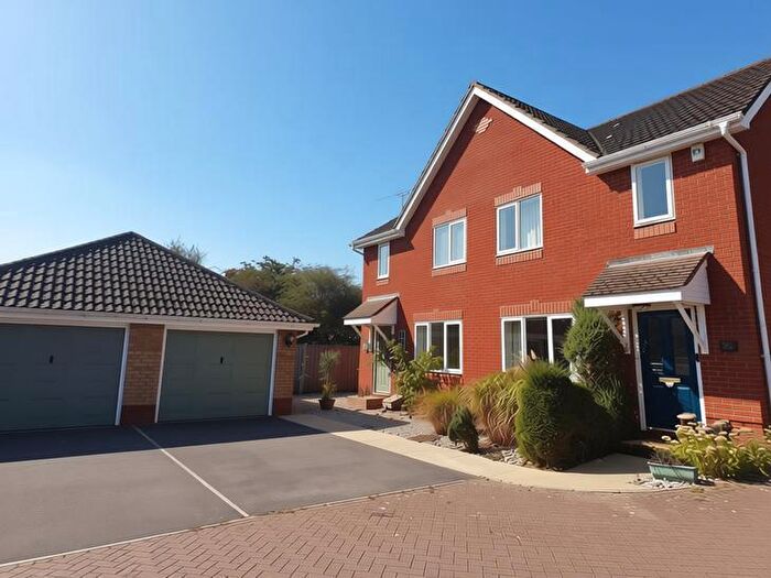 3 Bedroom End Of Terrace House To Rent In Fairbairn Walk, Chandlers Ford, SO53