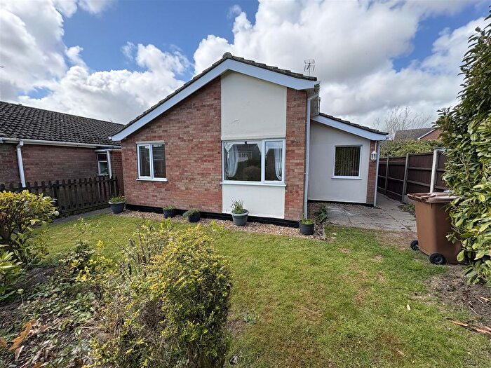 3 Bedroom Detached Bungalow To Rent In Holly Close, Martham, NR29